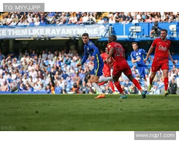 富勒姆与德比郡激战成和比分揭晓精彩瞬间回顾